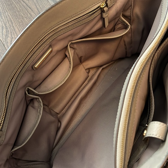 Tory Burch Tote - Picture 5 of 8